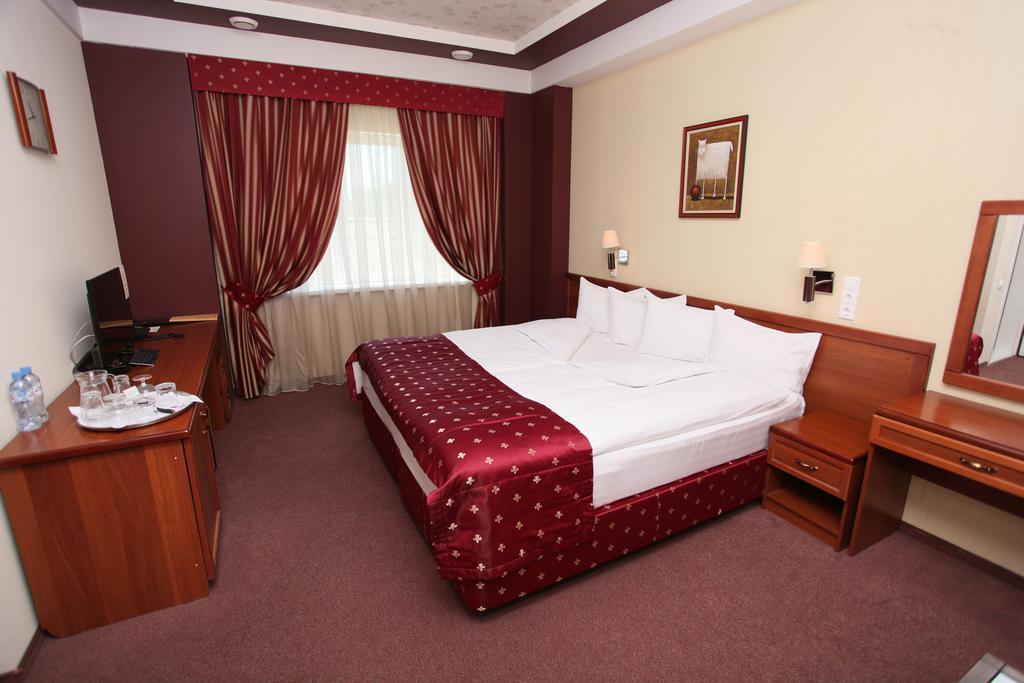 Premier Hotel Krasnodar Esterno foto