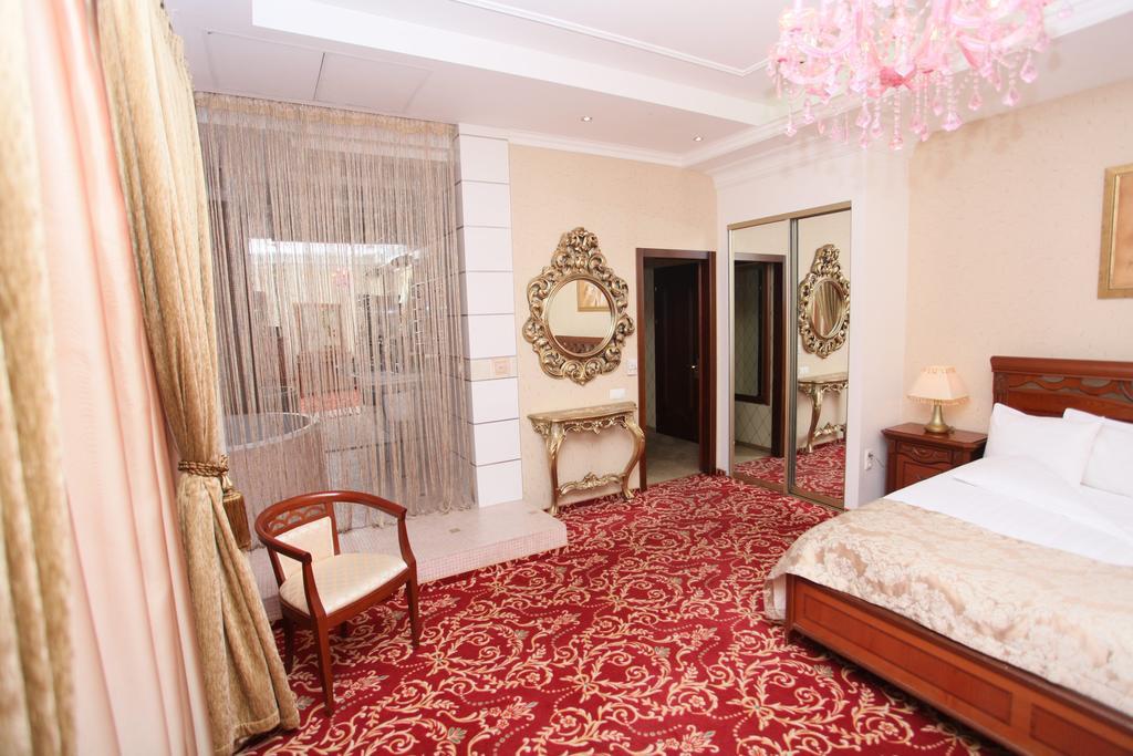 Premier Hotel Krasnodar Esterno foto